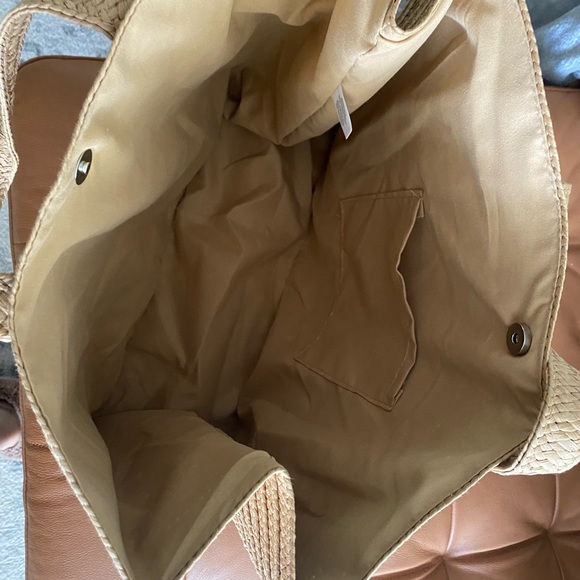 “keeping it salty” woven straw bag! - Picture 3 of 6